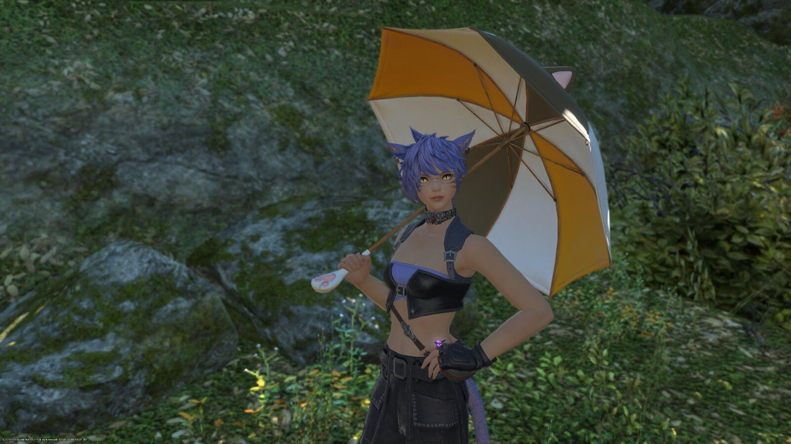 K'anra holding an umbrella.